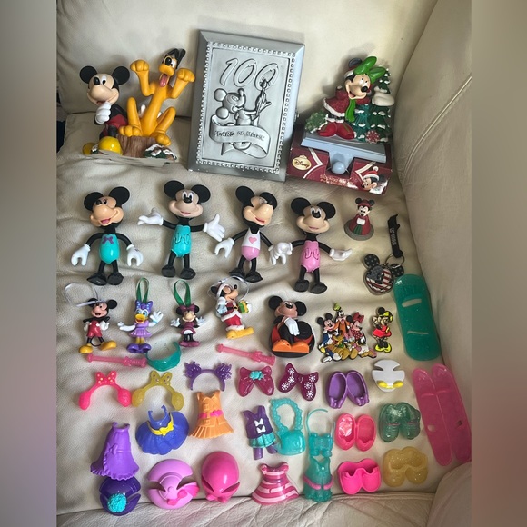Disney Minnie Mouse Boutique Dress Up Doll Snap N’ Style Lot of 30 pcs & more! - Picture 1 of 13